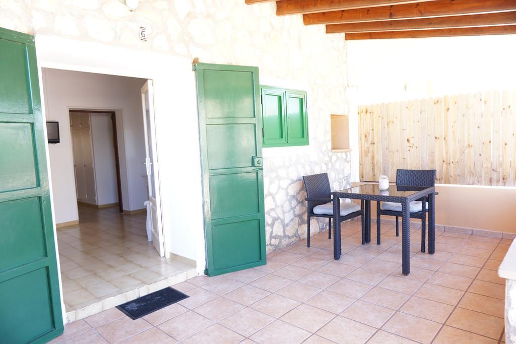 Apartments Campanitx - Astbury Formentera Ес Кало Стая снимка