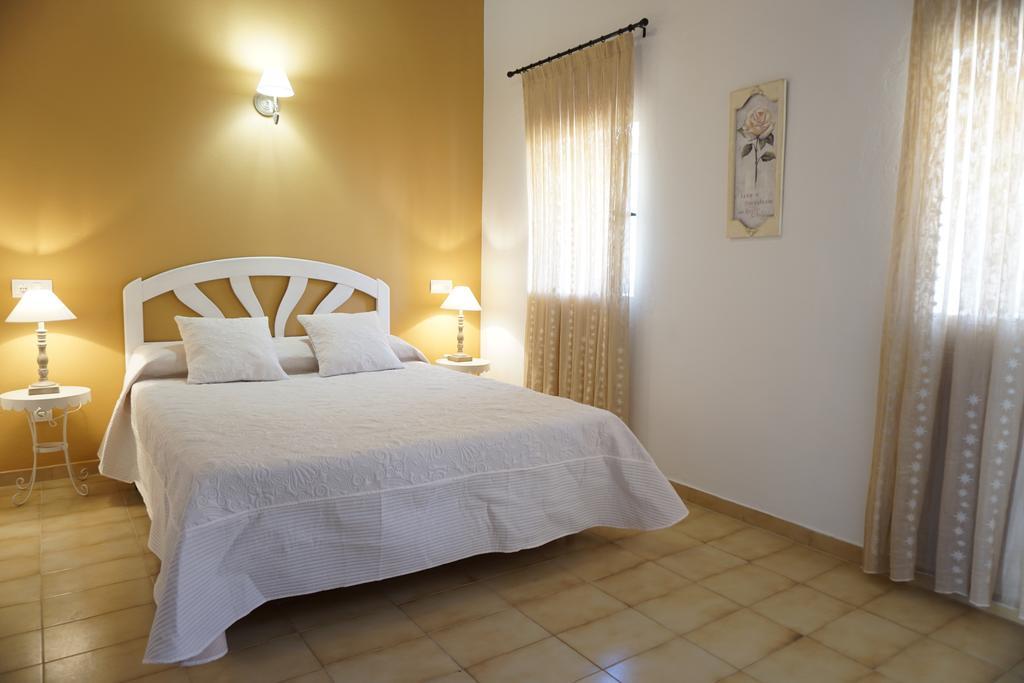 Apartments Campanitx - Astbury Formentera Ес Кало Стая снимка